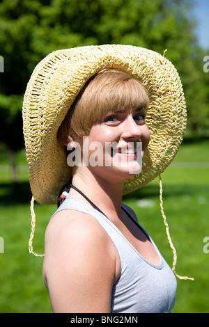 Portrait of Girl with hat smiling Banque D'Images