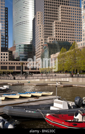 World Financial Center Plaza, North Cove Yacht Harbour sur la rivière Hudson, NYC Banque D'Images