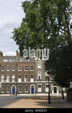 Bedford Square Bloomsbury Londres WC1 Angleterre Royaume-Uni (côté nord) UNE rangée de maisons géorgiennes en terrasse. HOMER SYKESK Banque D'Images