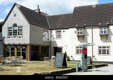 Trou dans le mur pub ; le port de Bristol Bristol Angleterre peut avoir été mentionné dans l'île au trésor Banque D'Images