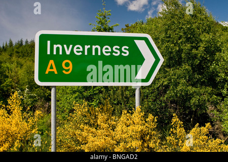 Inverness signe de route sur une route A9 junction à Pitlochry, Perthshire, en Écosse. 6208 SCO Banque D'Images