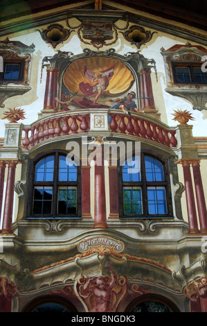 Tromp l'oeil fresques de 1784, Pilatushaus, Oberammergau, Bavière, Allemagne Banque D'Images