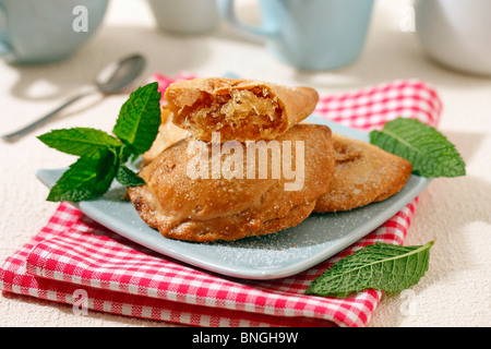 Des pâtisseries sucrées farcies à la citrouille et d'érable. Recette disponible. Banque D'Images