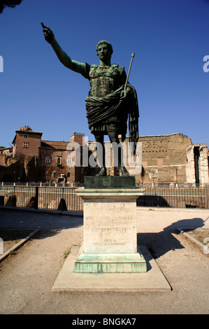 Italie, Rome, statue d'Auguste, empereur romain Banque D'Images