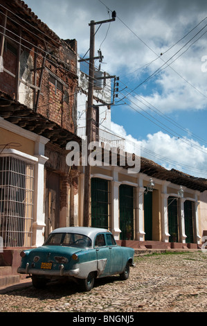 Classic voitures américaines dans les rues de Trinidad Cuba Banque D'Images