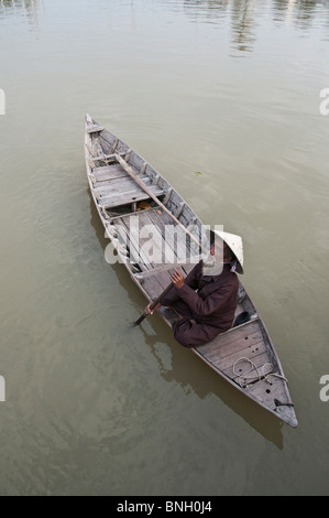 Les pêcheurs de la mer vietnamiens/la femme à Hoi An, Delta du Mékong, Vietnam Banque D'Images