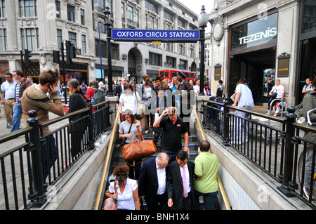 'La station Oxford Circus' underground tube station, Londres, Angleterre, Royaume-Uni Banque D'Images