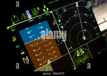 Poste de pilotage de l'instrumentation éclatante un Lockheed Martin F-35 Lightning II stealth fighter. Banque D'Images