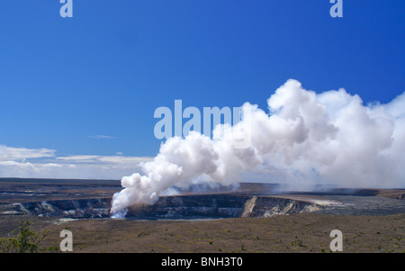 C'est le Kilauea caldera du volcan actif à l'Hawaii Volcanoes National Park sur la Big Island, Hawaii, Banque D'Images