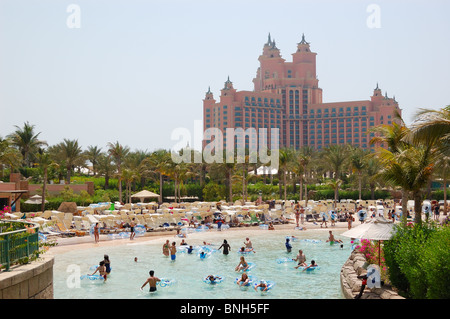 Le parc aquatique Aquaventure de Atlantis The Palm hôtel, situé sur l'île artificielle Palm Jumeirah Banque D'Images