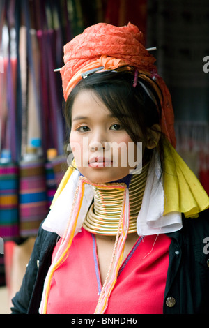 Belle longue (Paduang) Karen girl à Chiang Rai, Thaïlande Banque D'Images