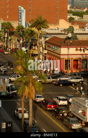 Usa Los Angeles California Walk of Fame de Hollywood Boulevard Hollywood Street Ville trafic voitures Palmiers United States de Banque D'Images