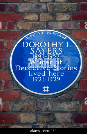 Blue plaque pour l'auteur Dorothy Sayers, Holborn, London Banque D'Images