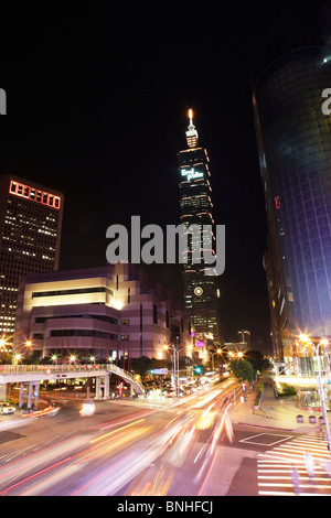 L'un des plus haut bâtiment du monde, Taipei 101 avec belle scène de nuit Banque D'Images