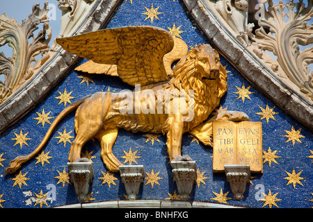 L'Europe, Italie, Vénétie, Venise, classé au Patrimoine Mondial de l'UNESCO, lion ailé à Basilica di San Marco Banque D'Images