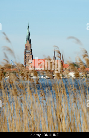 Vue sur le Schlei à la cathédrale Saint-Pierre de Schleswig, Allemagne Banque D'Images