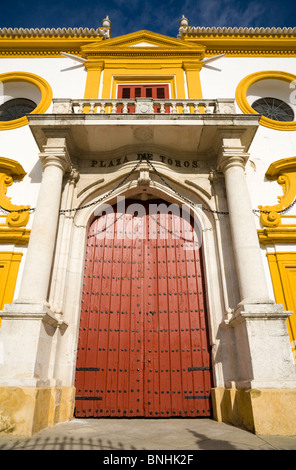 Porte d'entrée / portes dans les arènes de Séville / Bull ring / Plaza de Toros de la Maestranza. Séville, Espagne. Banque D'Images