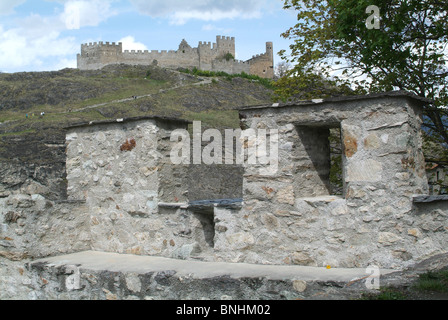 Suisse Canton du Valais Sion Fort Tourbillon vue depuis Notre-Dame de Valère ruine médiévale historique ruines forteresse Rhone Banque D'Images