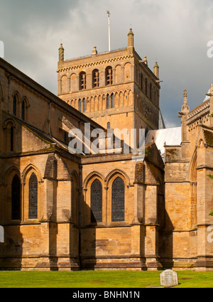 Southwell Minster une cathédrale dans le Nottinghamshire England UK et un bel exemple de Norman et au début de l'architecture de l'église anglaise Banque D'Images