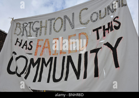 Tenter d'expulser des membres de la communauté locale de Lewes Road Jardin communautaire d'occupation contre Brighton Tesco/point de vente au détail proposé Banque D'Images