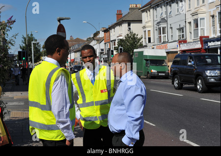 Tenter d'expulser des membres de la communauté locale de Lewes Road Jardin communautaire d'occupation contre Brighton Tesco/point de vente au détail proposé Banque D'Images