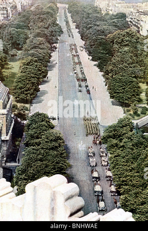 La Deuxième Guerre mondiale, les troupes allemandes entre Paris 1939-1940 France Seconde Guerre mondiale WW2 militaire guerre histoire historique historique de l'armée Banque D'Images