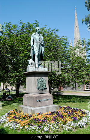 Statue de Wellington à proximité de la Cathédrale, Norwich, Norfolk, Angleterre Banque D'Images