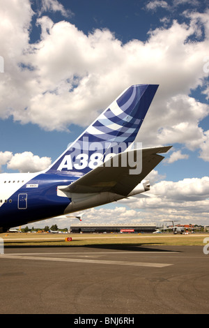 L'Airbus géant A380 est confronté à une retraite anticipée accélérée par le verrouillage mondial du Coronavirus et les interdictions de voyager internationales Banque D'Images