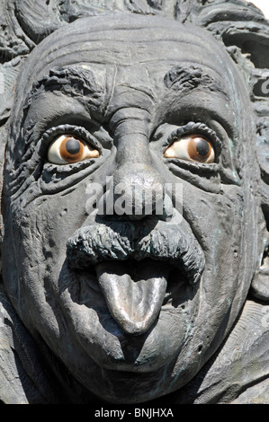 Albert Einstein Einstein Allemagne Bade-wurtemberg fame monument Europe Prix Nobel face langue Ulm physicien Skultpur Banque D'Images