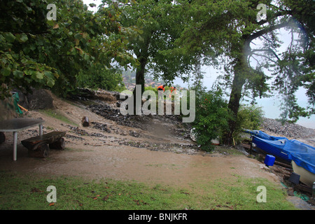 Oberland bernois Suisse tempêtes orages roseaux supérieur-Bach d'inondation d'assurance assurance en pierre nature eau envahi Banque D'Images