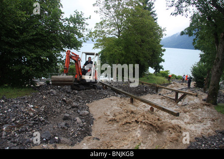 La Suisse Oberland Bernois la tempête orage roseaux Bach-pont en pierre d'inondation d'assurance d'assurance de la nature de l'eau Banque D'Images