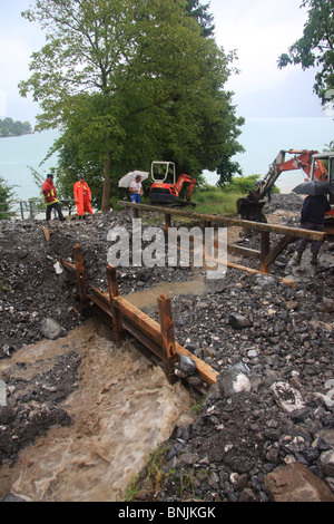 La Suisse Oberland Bernois la tempête orage roseaux Bach-pont en pierre d'inondation d'assurance d'assurance de la nature de l'eau Banque D'Images