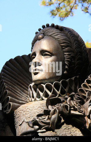 La reine Elizabeth I Statue, Elizabethan Gardens, The Grove, l'île de Roanoke, North Carolina, USA Banque D'Images