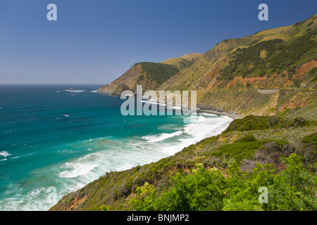 Côte sauvage le long de la Route 1 dans Big Sur, sur la côte de l'océan Pacifique de la Californie Banque D'Images