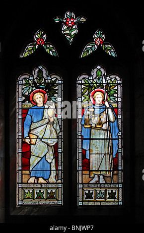 Une vitrelle de Henry E. Wooldridge représentant Saint John l'évangéliste et Saint Michael, Eglise de St Laurence, Lighthorne, Warwickshire Banque D'Images