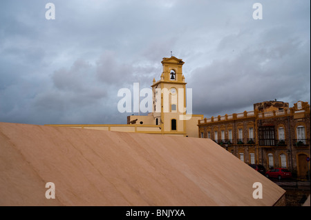 Aljibes (réservoirs) et la Casa del Reloj (Maison de l'horloge), musée de la ville, Melilla la Vieja, Melilla, Espagne, Europe. Banque D'Images