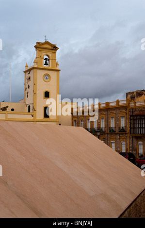 Aljibes (réservoirs) et la Casa del Reloj (Maison de l'horloge), musée de la ville, Melilla la Vieja, Melilla, Espagne, Europe. Banque D'Images