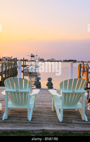 Silver Lake Harbour au coucher du soleil, Ocracoke Island, Cape Hatteras National Seashore, North Carolina, USA Banque D'Images