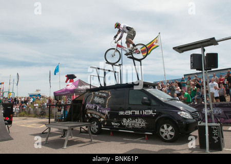 Royaume-uni, ANGLETERRE - l'Animal BMX Freestyle Bike Tour à Eastbourne Extreme. Banque D'Images