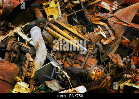 Scrap Metal Industriel empilés et prêt pour le recyclage. Banque D'Images