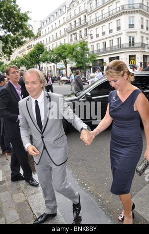 Harald Zwart et son épouse Veslemøy Zwart à l'aperçu du film The Karate Kid à Paris au Grand Rex. Banque D'Images