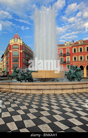 La Place Masséna, au centre-ville de Nice sur la côte d'Azur (Côte d'Azur) Banque D'Images