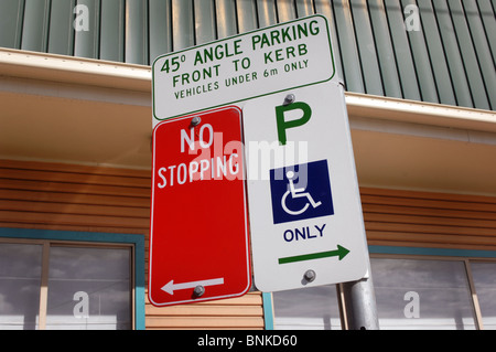 Pas de panneaux de stationnement, Bryon Bay, New South Wales, Australie. Banque D'Images