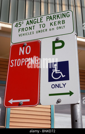 Pas de panneaux de stationnement, Bryon Bay, New South Wales, Australie. Banque D'Images