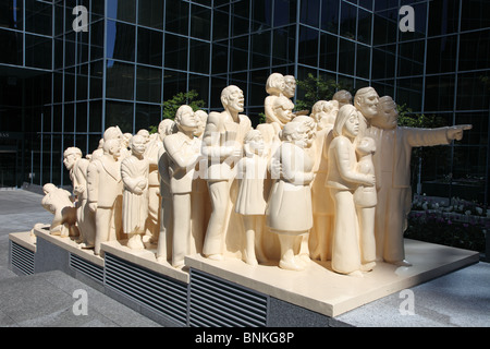 La sculpture la foule illuminée, Montréal par Raymond Mason Banque D'Images