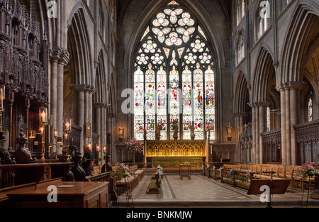 Stalles du choeur, l'autel et à l'est de la fenêtre de la cathédrale de Ripon, Yorkshire du nord Banque D'Images