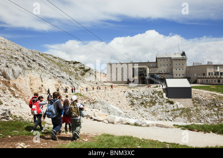 Patrimoine mondial de Dachstein gare supérieure du téléphérique sur la montagne au massif du Dachstein Krippenstein. Obertraun, Salzkammergut, Autriche Banque D'Images