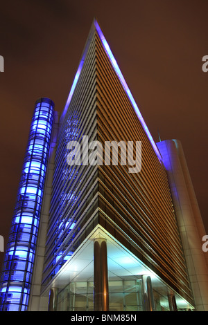 Une vue de nuit des Princes Exchange building à Leeds, West Yorkshire, Angleterre Banque D'Images