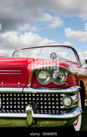 1958 Buick special rouge. 2 portes Buick convertible spécial. Classic American fifties location Banque D'Images