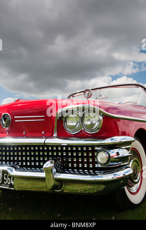 1958 Buick special rouge. 2 portes Buick convertible spécial. Classic American fifties location Banque D'Images